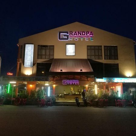 פורט דיקסון Grandpa Hotel מראה חיצוני תמונה