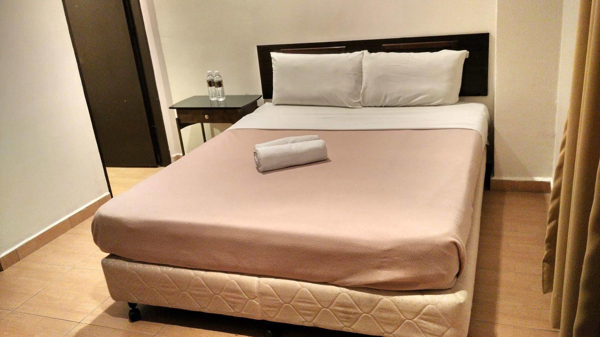 פורט דיקסון Grandpa Hotel מראה חיצוני תמונה