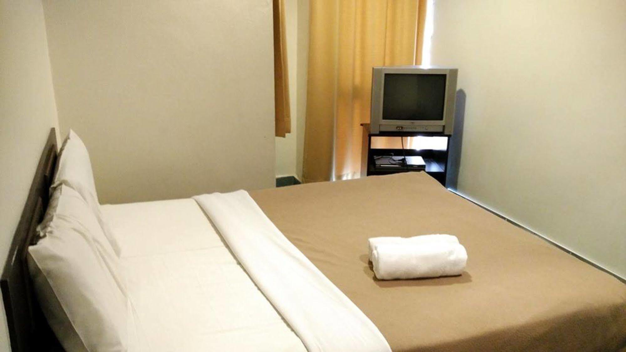 פורט דיקסון Grandpa Hotel מראה חיצוני תמונה