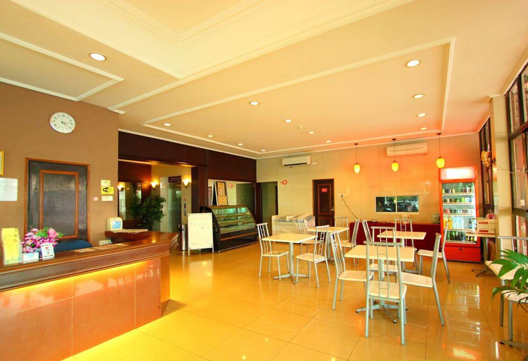 פורט דיקסון Grandpa Hotel מראה חיצוני תמונה