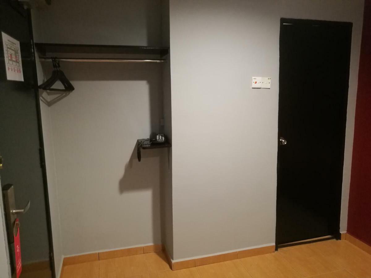 פורט דיקסון Grandpa Hotel חדר תמונה