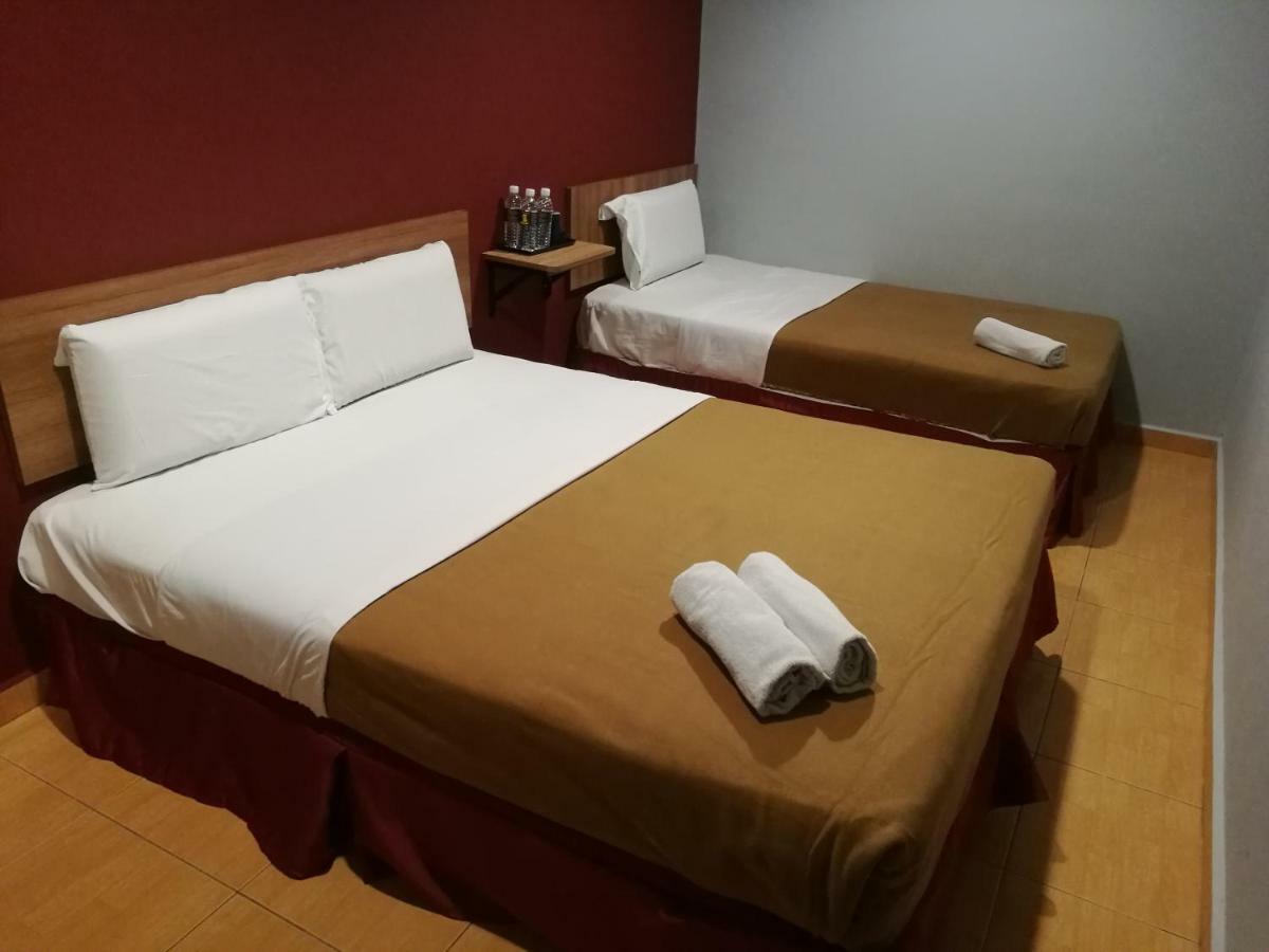 פורט דיקסון Grandpa Hotel מראה חיצוני תמונה