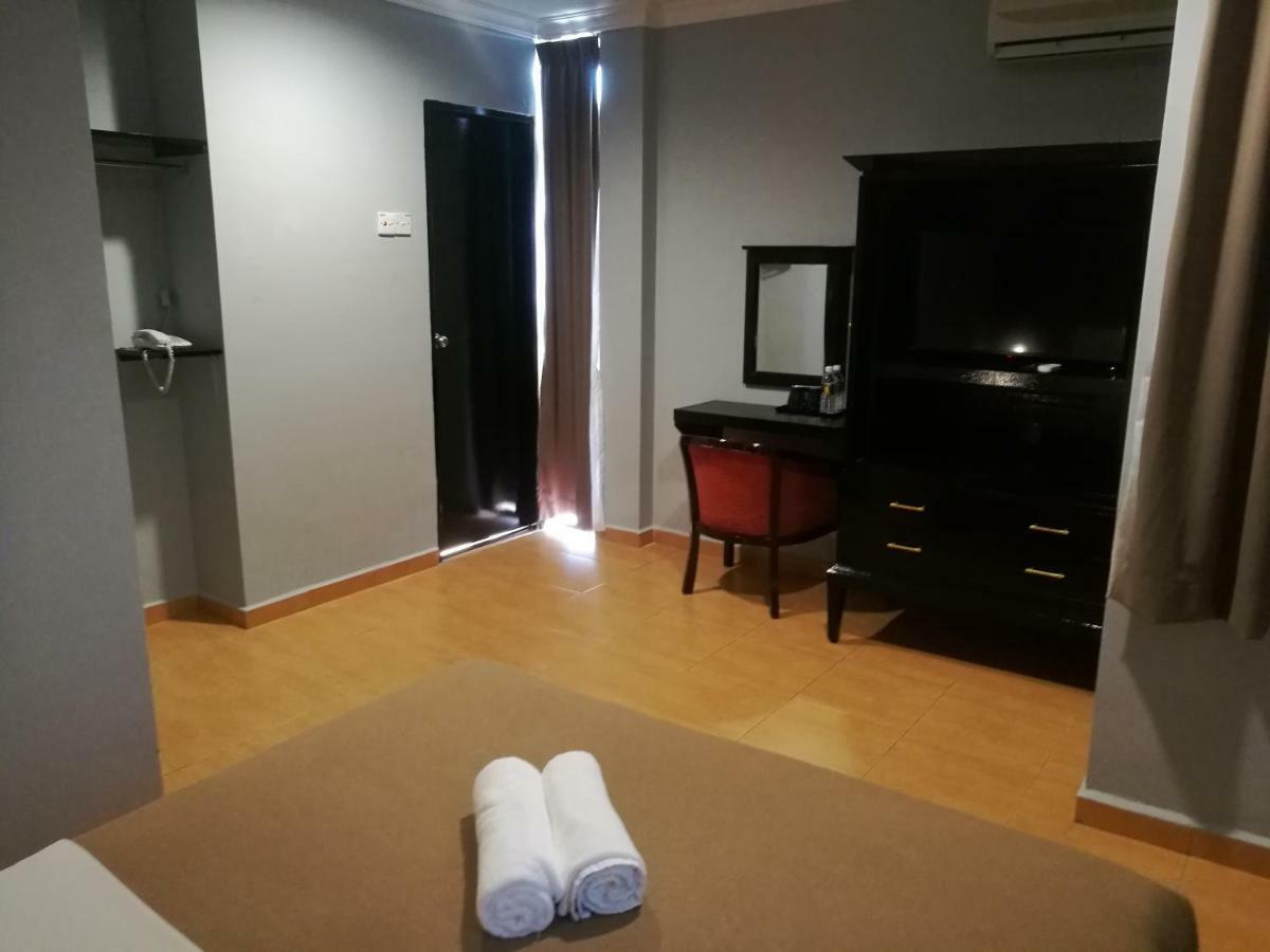 פורט דיקסון Grandpa Hotel מראה חיצוני תמונה